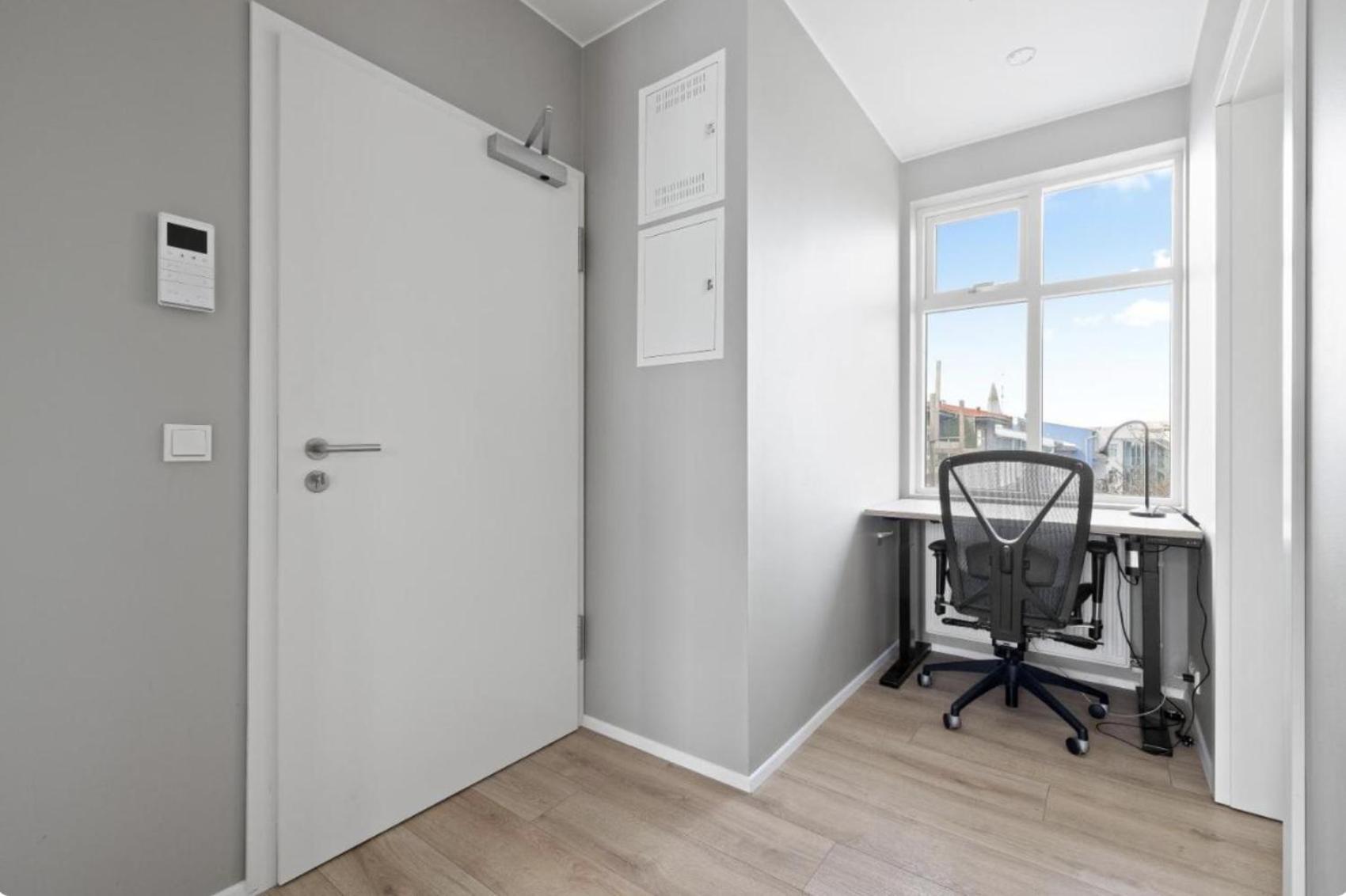 Cheerful Down Town Apartment Reykjavík Buitenkant foto